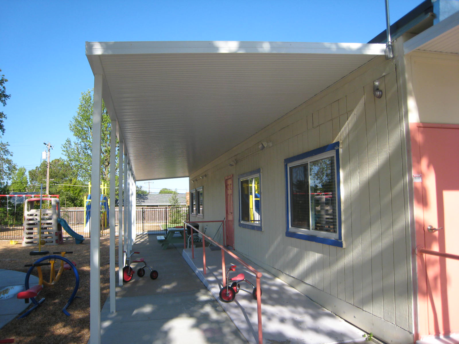 Window replacement on backside of residential home in Sacramento, CA.